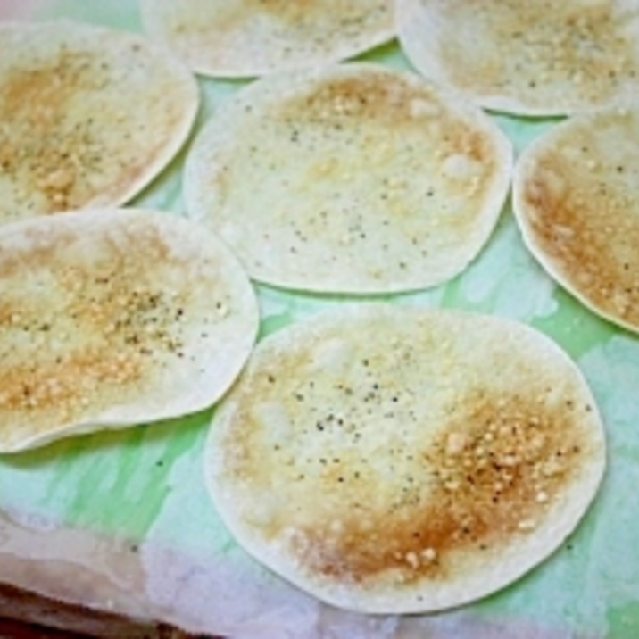 餃子の皮＆レンジで簡単☆チーズ風味のクラッカー